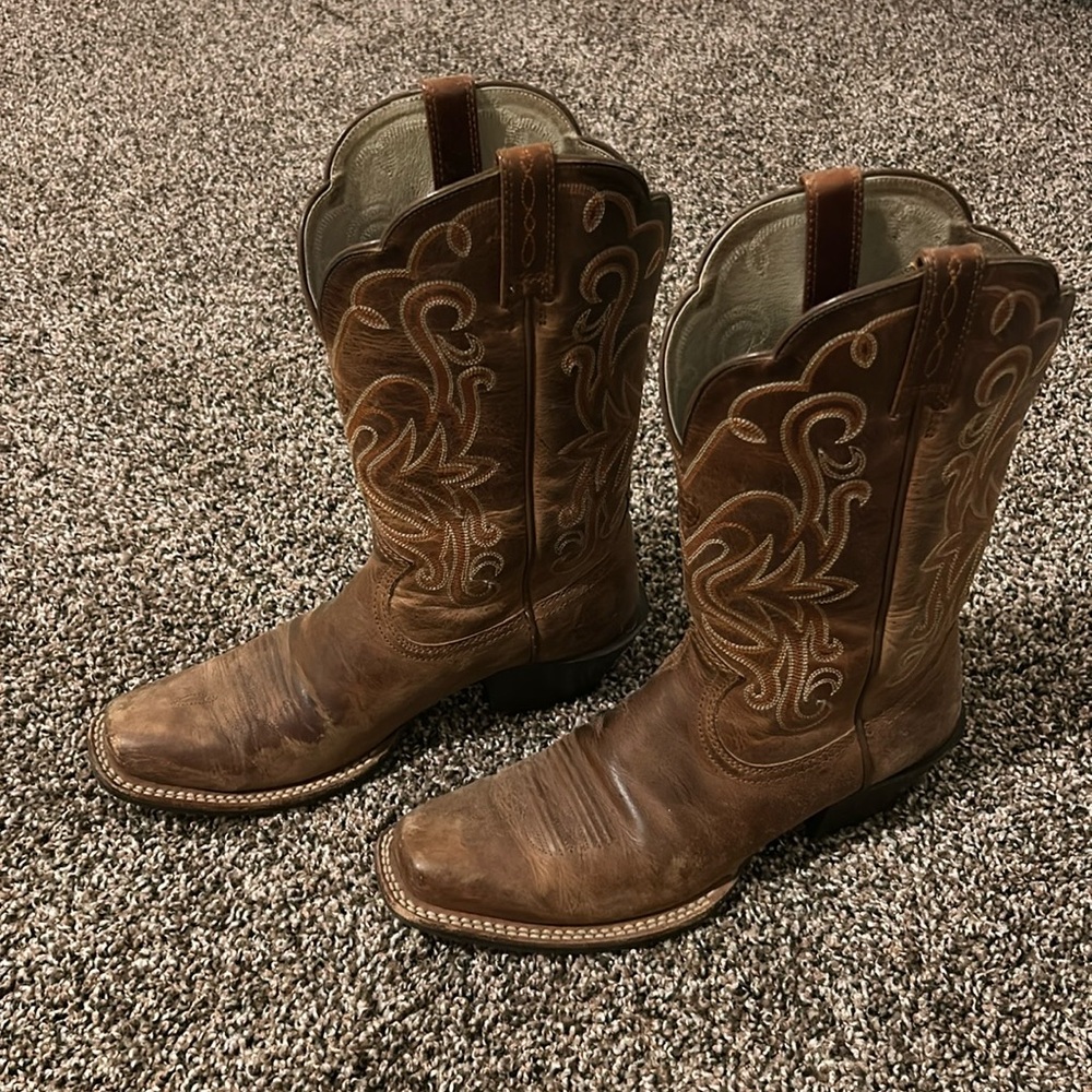 Women’s Ariat boots, size 7B